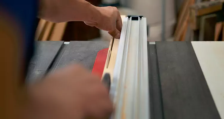 Bifold Door Seal Repair in Florida Ridge, FL