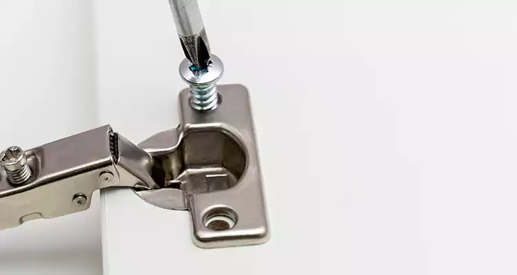 Screen Door Hinge Repair in Florida Ridge, FL