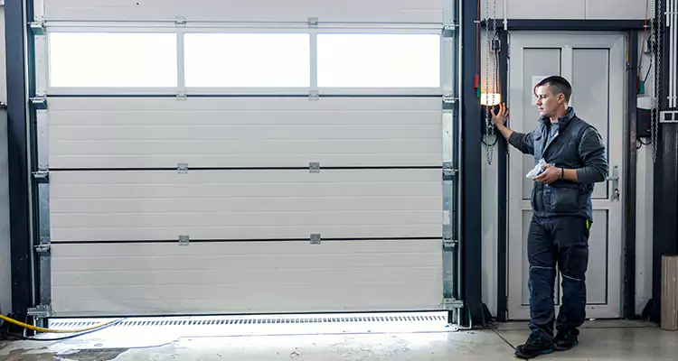 Modern Overhead Door Repair in Florida Ridge, FL