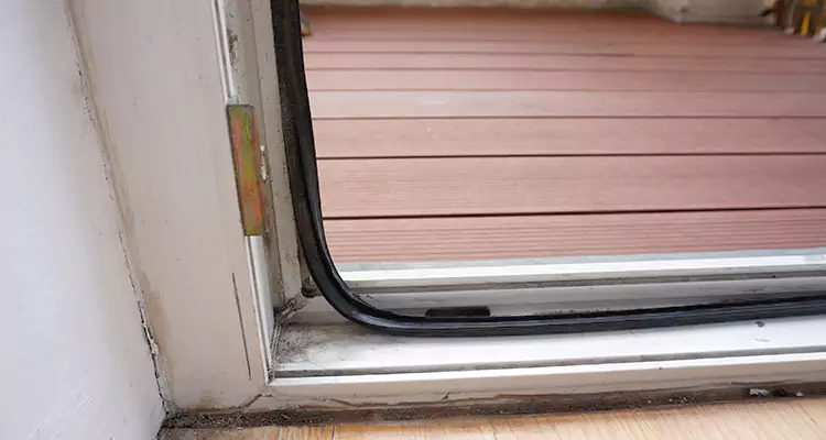Why Choose Us for Leaking Sliding Glass Door Repair in Florida Ridge, FL?