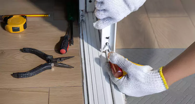 Screen Door Wheel Replacement in Florida Ridge, FL