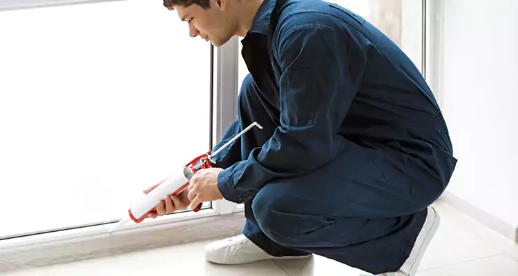 Window Glass Caulk Repair in Florida Ridge, FL