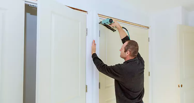 Top Rated Door Fixing ServiceFixing Garage Door Track in Florida Ridge, FL