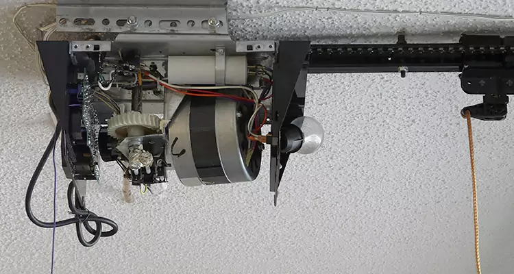 Garage Door Motor Replacement in Florida Ridge, FL