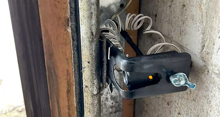 Fix Broken Garage Door Sensor in Florida Ridge, FL