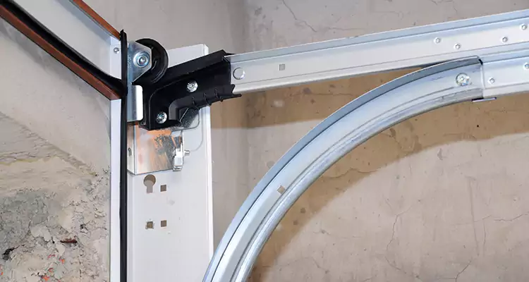 Maintain Liftmaster Garage Door Off Track in Florida Ridge, FL