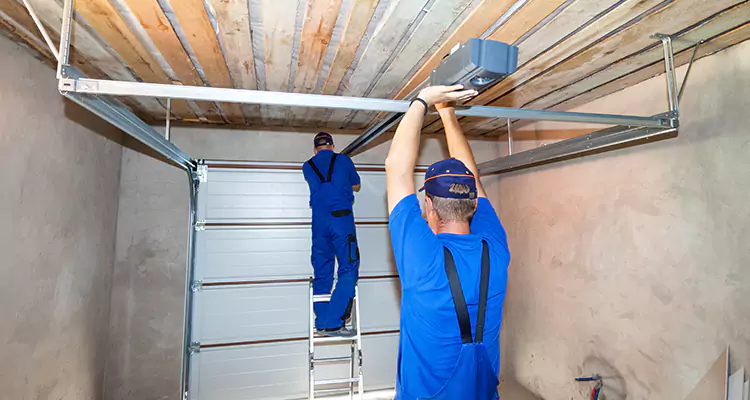 Garage Door Opener Technician in Florida Ridge, FL