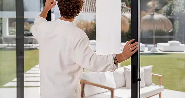 Fix Backyard Sliding Door Hard To Operate in Florida Ridge, FL
